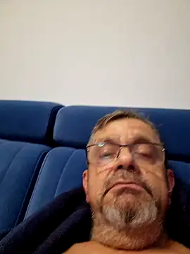 axecoman60 online show from 16, 1, 2025