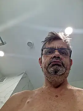 axecoman60 online show from 9, 2, 2025