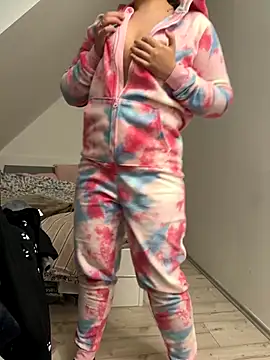  Hidden couple  online show from 21, 12, 2025