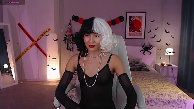 Bellla Haddid online show from 1, 11, 2025