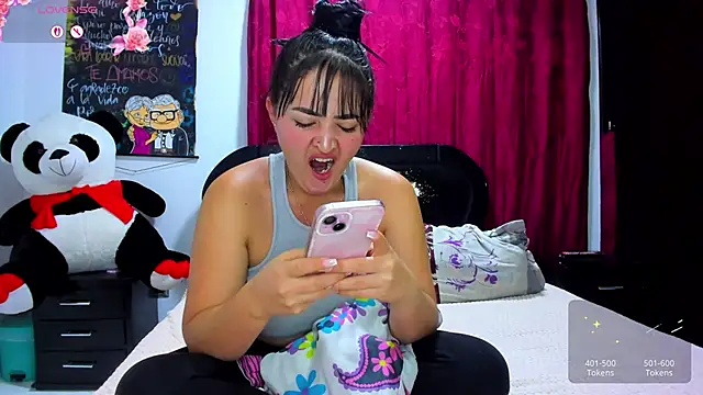 Ari And Abdie online show from 19, 2, 2025