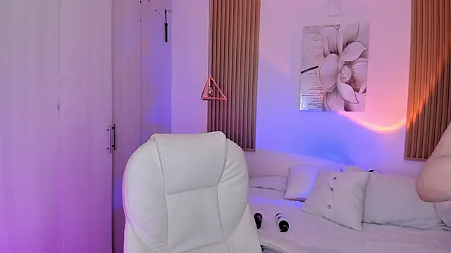 Kendall Bunnyy online show from 6, 3, 2025