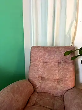 Snapshot of littlemelodi18 chatting on 3, 11, 2025 littlemelodi18 online show from 3, 11, 2025