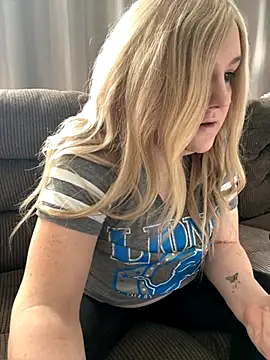 PuckBunny17 online show from 10, 10, 2025