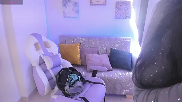 Charlotte cowell sub1  online show from 16, 10, 2025