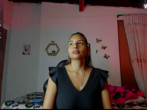 Snapshot of mykaelahoney chatting on 13, 11, 2025 mykaelahoney online show from 13, 11, 2025