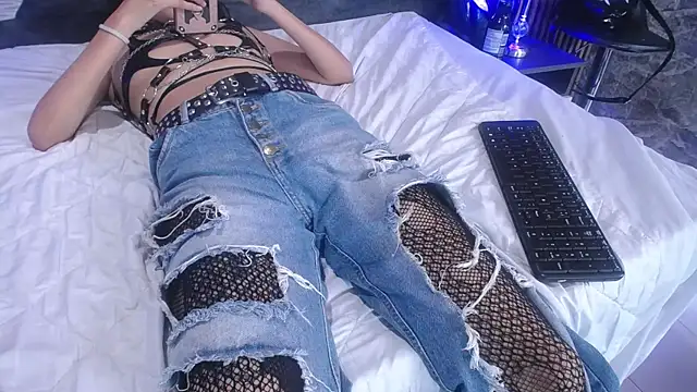 Snapshot of bellatrix25 chatting on 6, 12, 2024 bellatrix25 online show from 6, 12, 2024