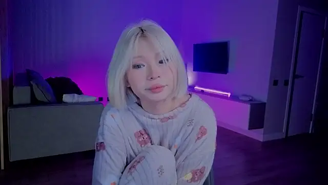 RileyMee online show from 10, 11, 2025