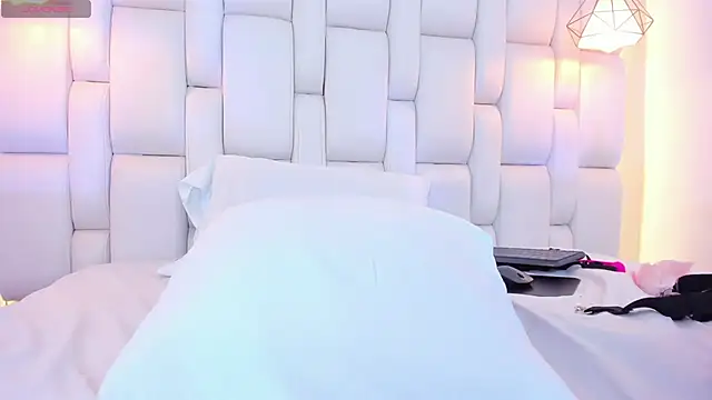 AslyGomez online show from 6, 2, 2025