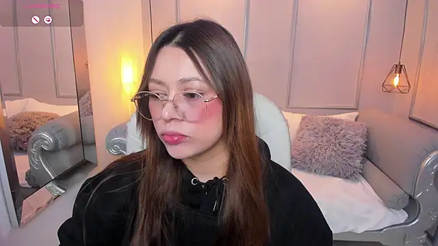 Lanna18 online show from 8, 10, 2025