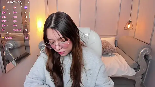 Lanna18 online show from 11, 10, 2025