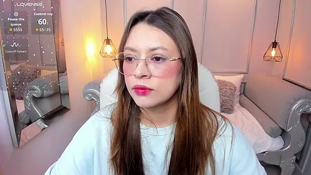 Lanna18 online show from 1, 11, 2025