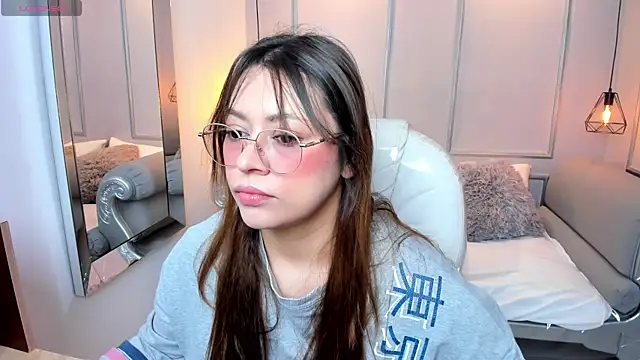 Lanna18 online show from 7, 11, 2025