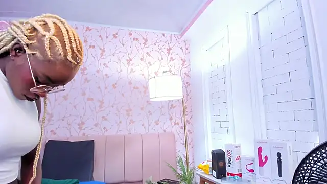 amber-hill online show from 18, 12, 2025