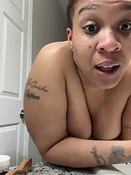 Snapshot of SexyHoneyRedd chatting on 4, 1, 2025 SexyHoneyRedd online show from 4, 1, 2025
