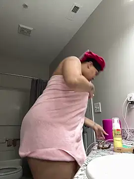 Snapshot of SexyHoneyRedd chatting on 9, 1, 2025 SexyHoneyRedd online show from 9, 1, 2025