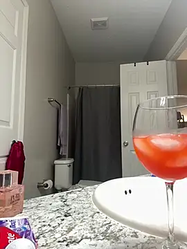 Snapshot of SexyHoneyRedd chatting on 17, 2, 2025 SexyHoneyRedd online show from 17, 2, 2025