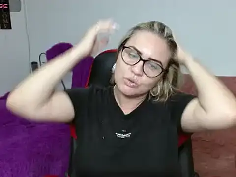 helenca43 online show from 1, 2, 2025