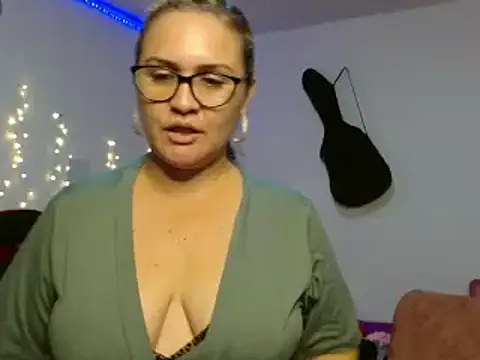 helenca43 online show from 6, 2, 2025