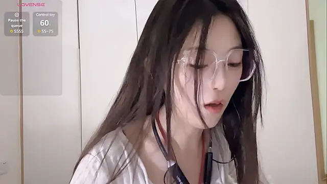 Sweet-Angel999 online show from 3, 3, 2025