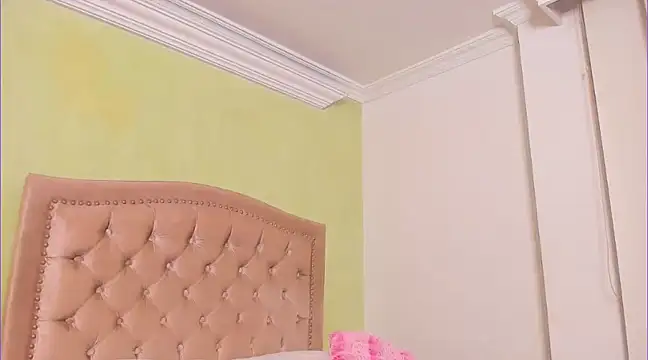 Luciluu20 online show from 4, 2, 2025