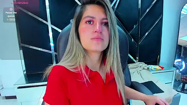 GiaRoussel online show from 14, 10, 2025