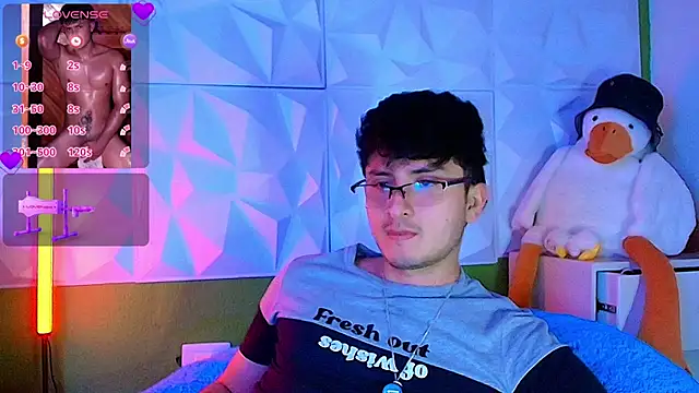 Snapshot of santyago_taylor chatting on 9, 10, 2025 santyago taylor online show from 9, 10, 2025