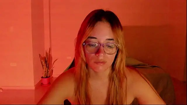 Snapshot of atenas_05_ chatting on 18, 3, 2026 atenas 05 online show from 18, 3, 2026