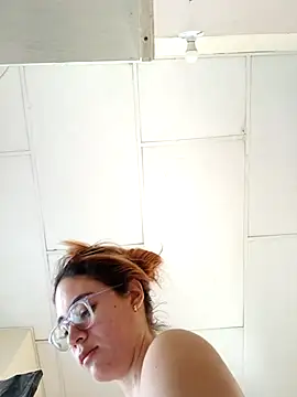 Snapshot of atenas_05_ chatting on 28, 3, 2026 atenas 05 online show from 28, 3, 2026