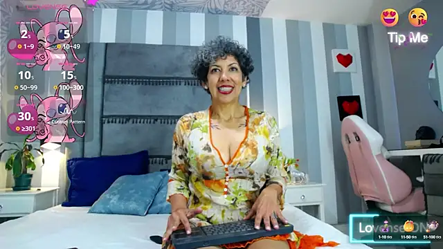 Julianewell online show from 23, 1, 2025