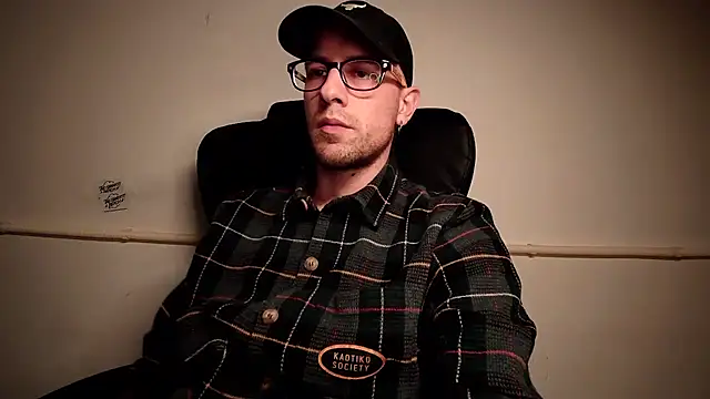 Snapshot of mikealcorleone chatting on 19, 1, 2025 mikealcorleone online show from 19, 1, 2025