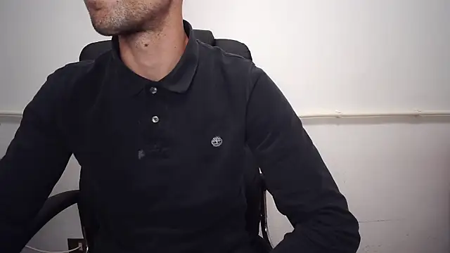 Snapshot of mikealcorleone chatting on 5, 10, 2025 mikealcorleone online show from 5, 10, 2025