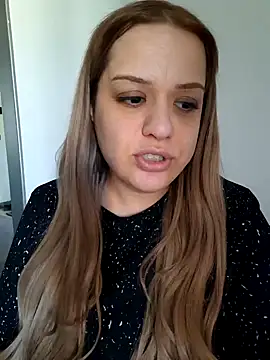 cansuozell online show from 13, 10, 2025