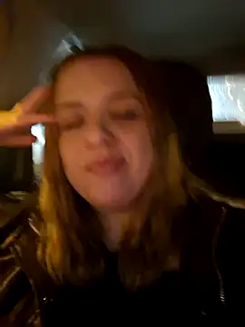 cansuozell online show from 25, 11, 2025