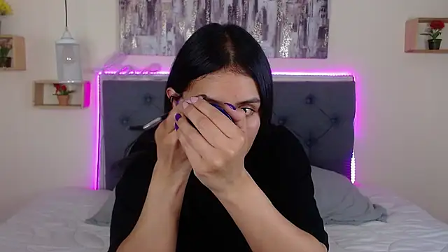 mia aira online show from 29, 10, 2025