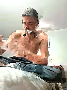 Snapshot of Puusy780 chatting on 4, 10, 2025 Puusy780 online show from 4, 10, 2025