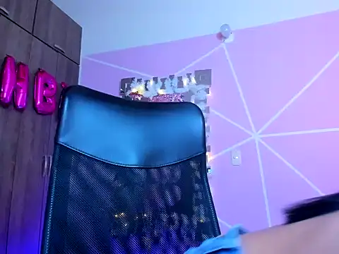 Snapshot of _ALLYSON18_ chatting on 14, 11, 2025 ALLYSON18 online show from 14, 11, 2025