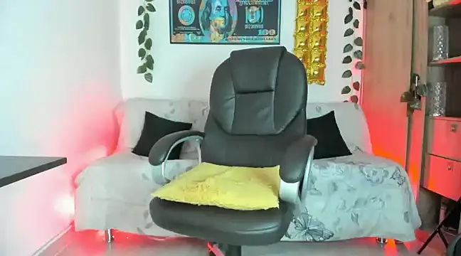 Snapshot of mikee_scooth chatting on 11, 1, 2025 mikee scooth online show from 11, 1, 2025