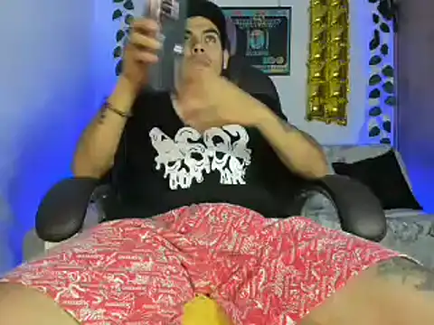 Snapshot of mikee_scooth chatting on 17, 1, 2025 mikee scooth online show from 17, 1, 2025