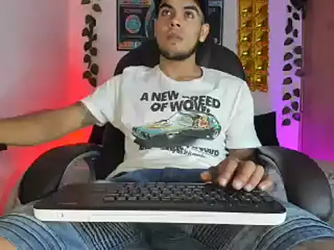 Snapshot of mikee_scooth chatting on 2, 2, 2025 mikee scooth online show from 2, 2, 2025