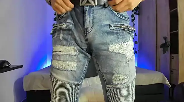 Snapshot of mikee_scooth chatting on 28, 2, 2025 mikee scooth online show from 28, 2, 2025