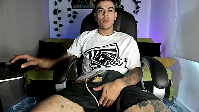 Snapshot of mikee_scooth chatting on 23, 9, 2025 mikee scooth online show from 23, 9, 2025