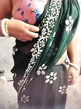 Snapshot of Priya-bhabi012 chatting on 30, 10, 2025 Priya-bhabi012 online show from 30, 10, 2025