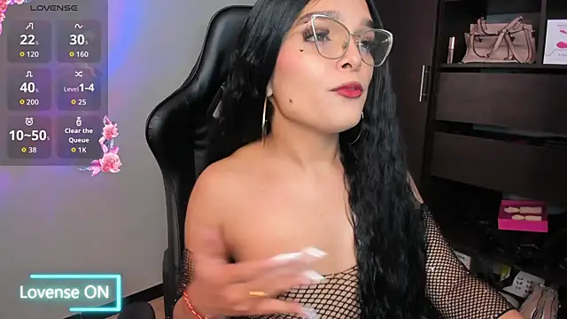 Snapshot of MeganDaviees chatting on 4, 10, 2025 MeganDaviees online show from 4, 10, 2025