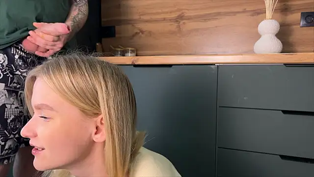 Adelovenick online show from 15, 2, 2026