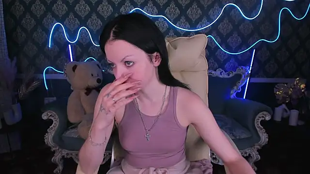 Daisy Delight online show from 31, 10, 2025