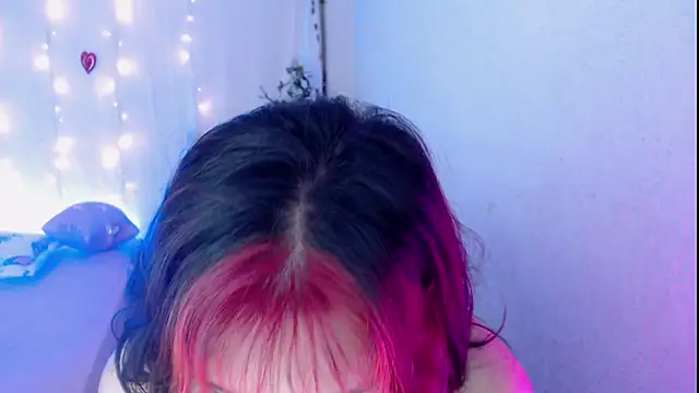 Snapshot of mixie_cute chatting on 27, 2, 2025 mixie cute online show from 27, 2, 2025