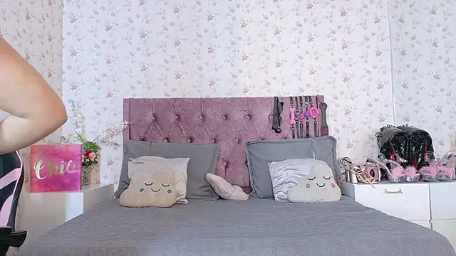 AvrillThomas online show from 16, 10, 2025