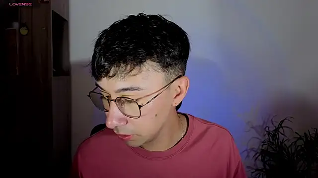 Snapshot of cameron_cum chatting on 10, 10, 2025 cameron cum online show from 10, 10, 2025