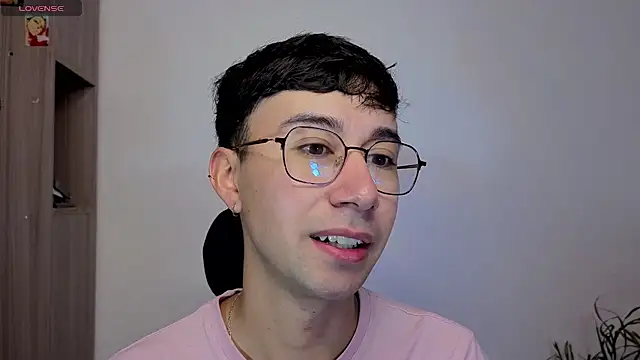 Snapshot of cameron_cum chatting on 17, 10, 2025 cameron cum online show from 17, 10, 2025